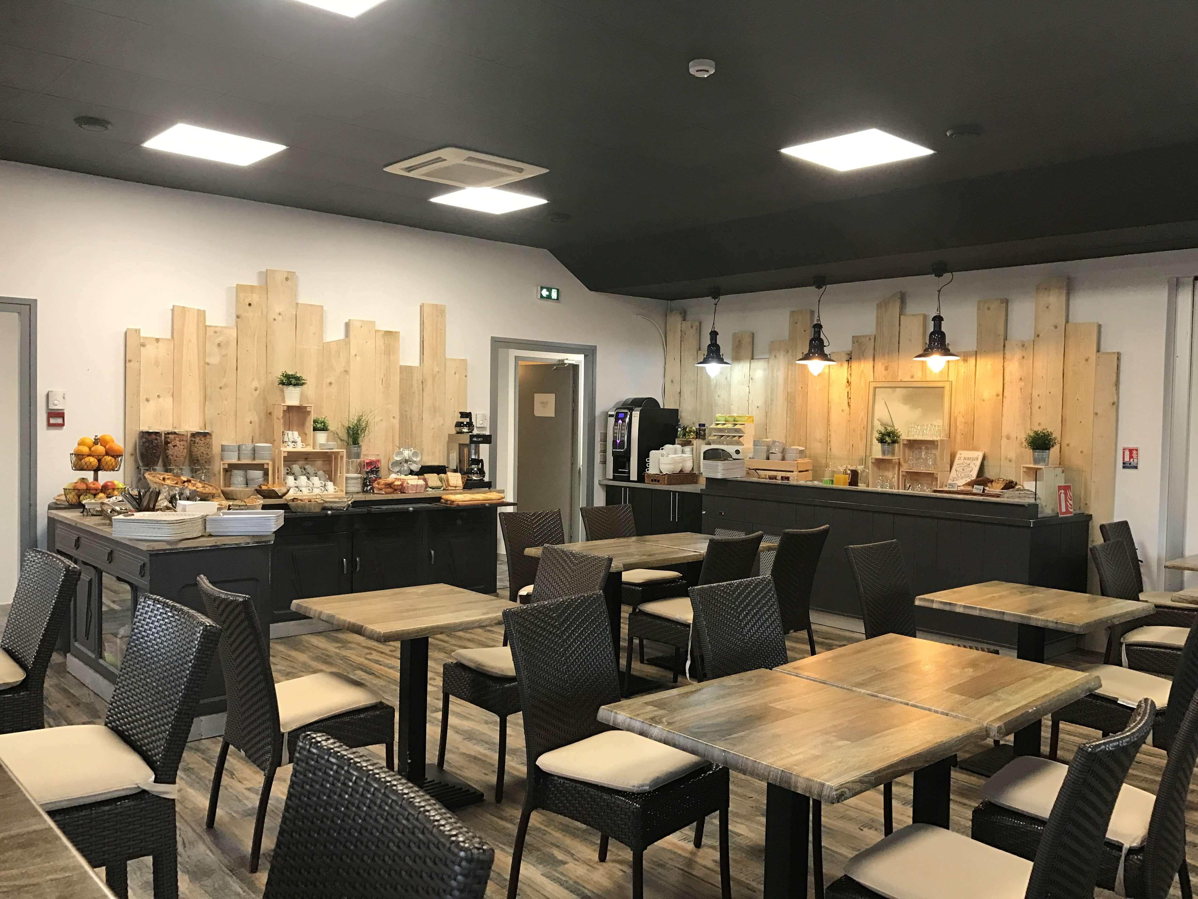 卡斯特尔库里埃尔 凯里亚德阿根直营饭店酒店 外观 照片