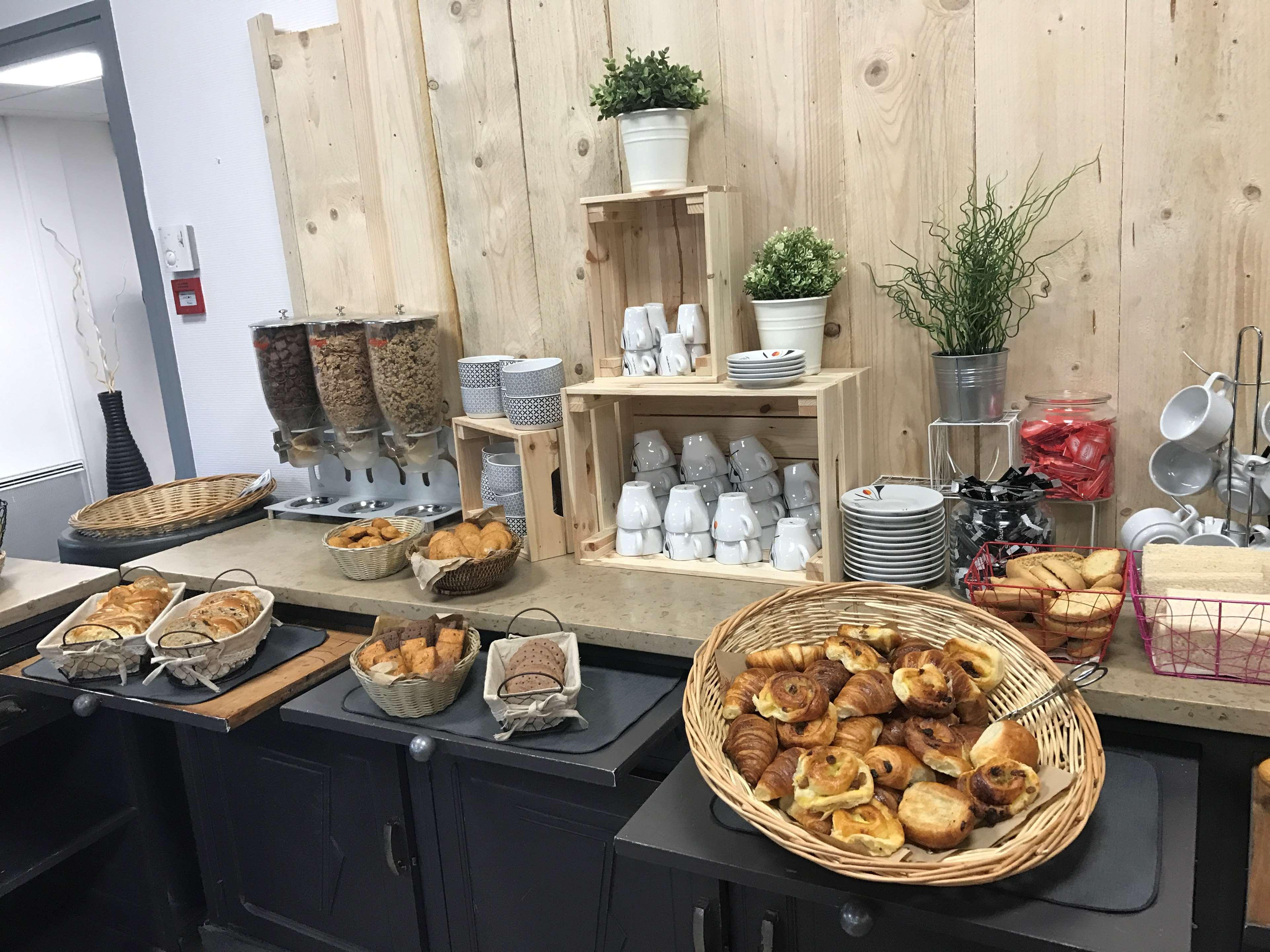 卡斯特尔库里埃尔 凯里亚德阿根直营饭店酒店 外观 照片